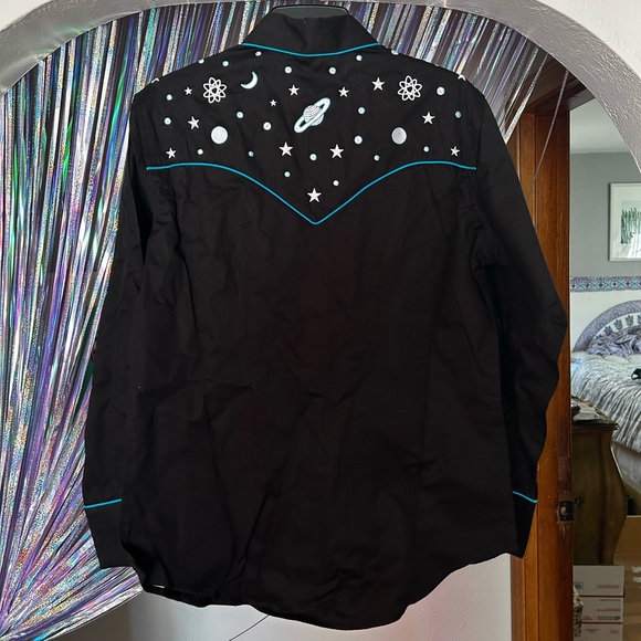 NWT Women's Out of This World Embroidered
Black Western Shirt - Picture 2 of 10